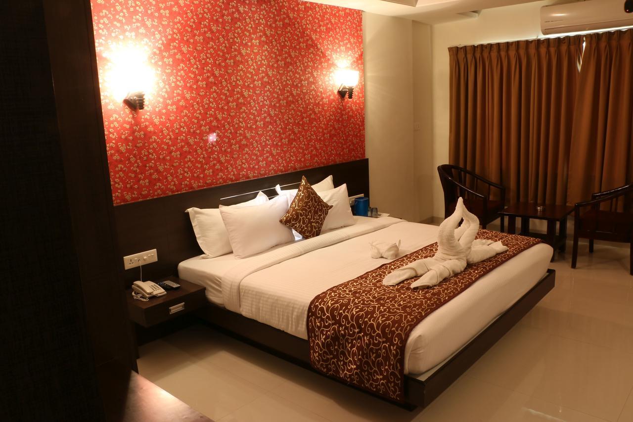 Hotel Reevanta Daman Luaran gambar