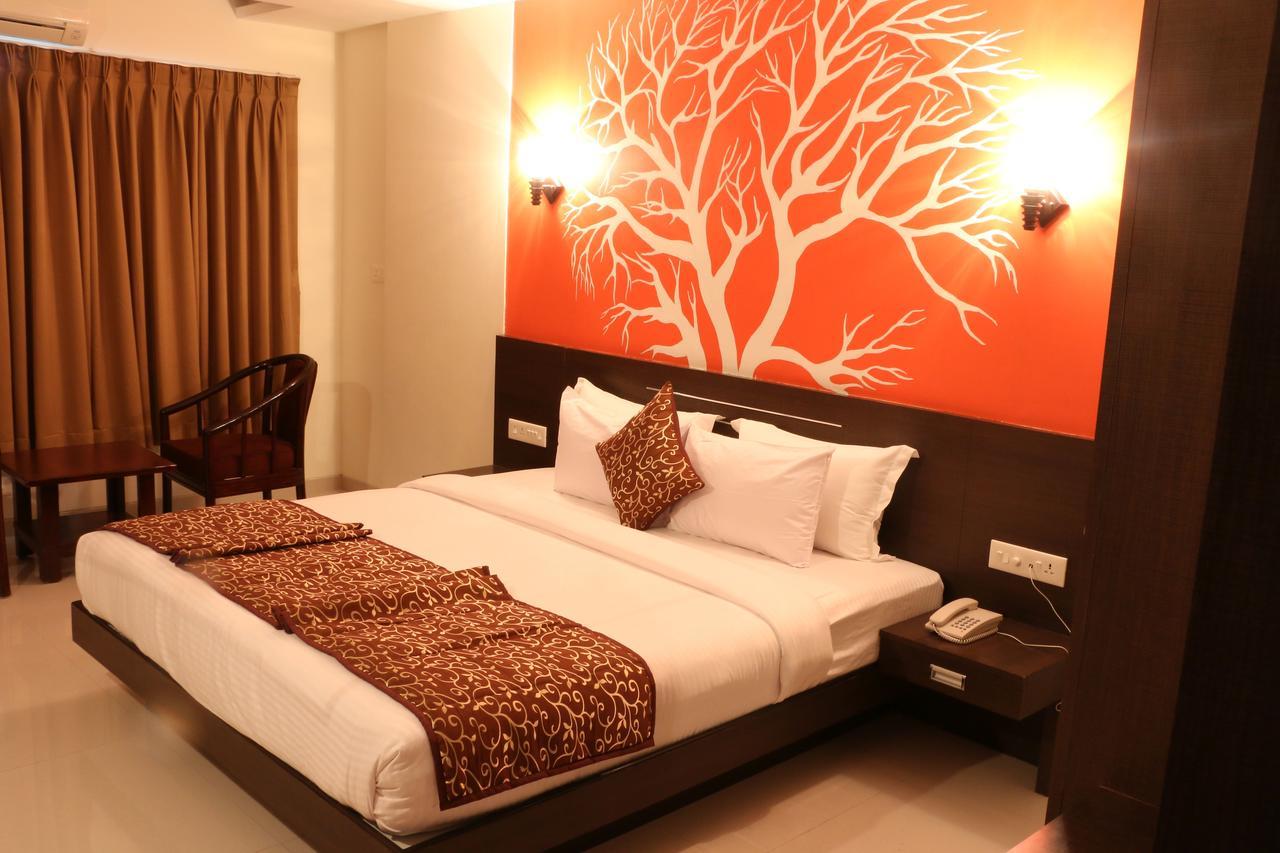 Hotel Reevanta Daman Luaran gambar