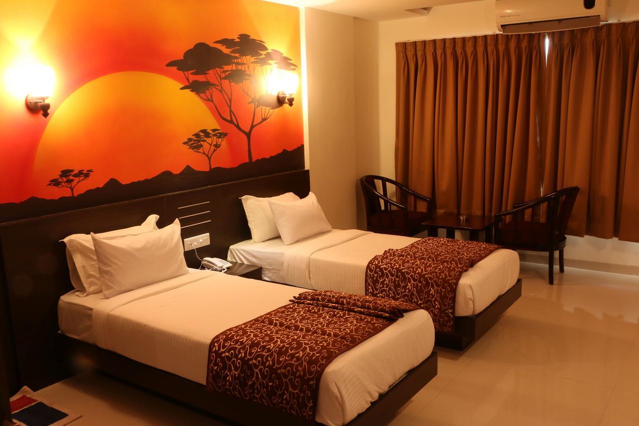Hotel Reevanta Daman Luaran gambar