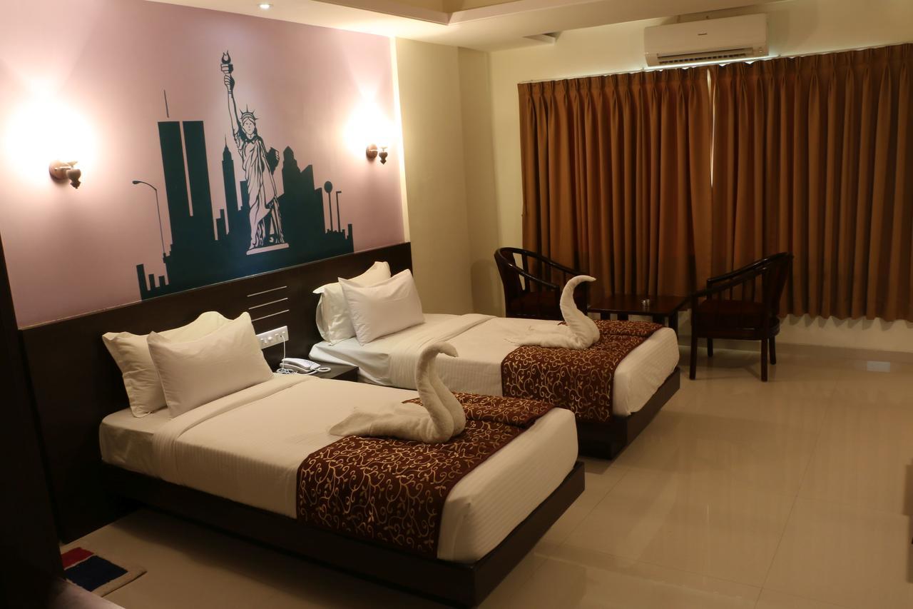 Hotel Reevanta Daman Luaran gambar