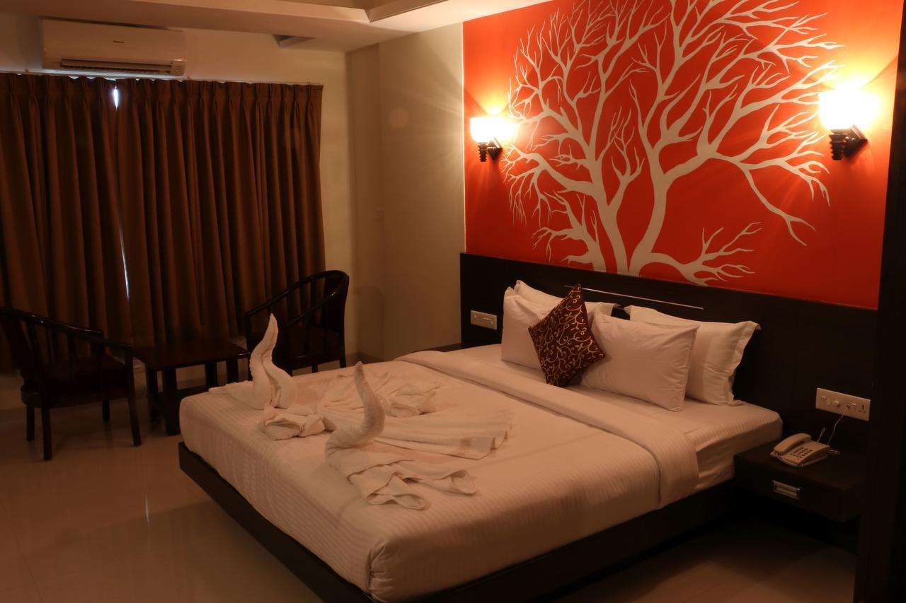 Hotel Reevanta Daman Luaran gambar