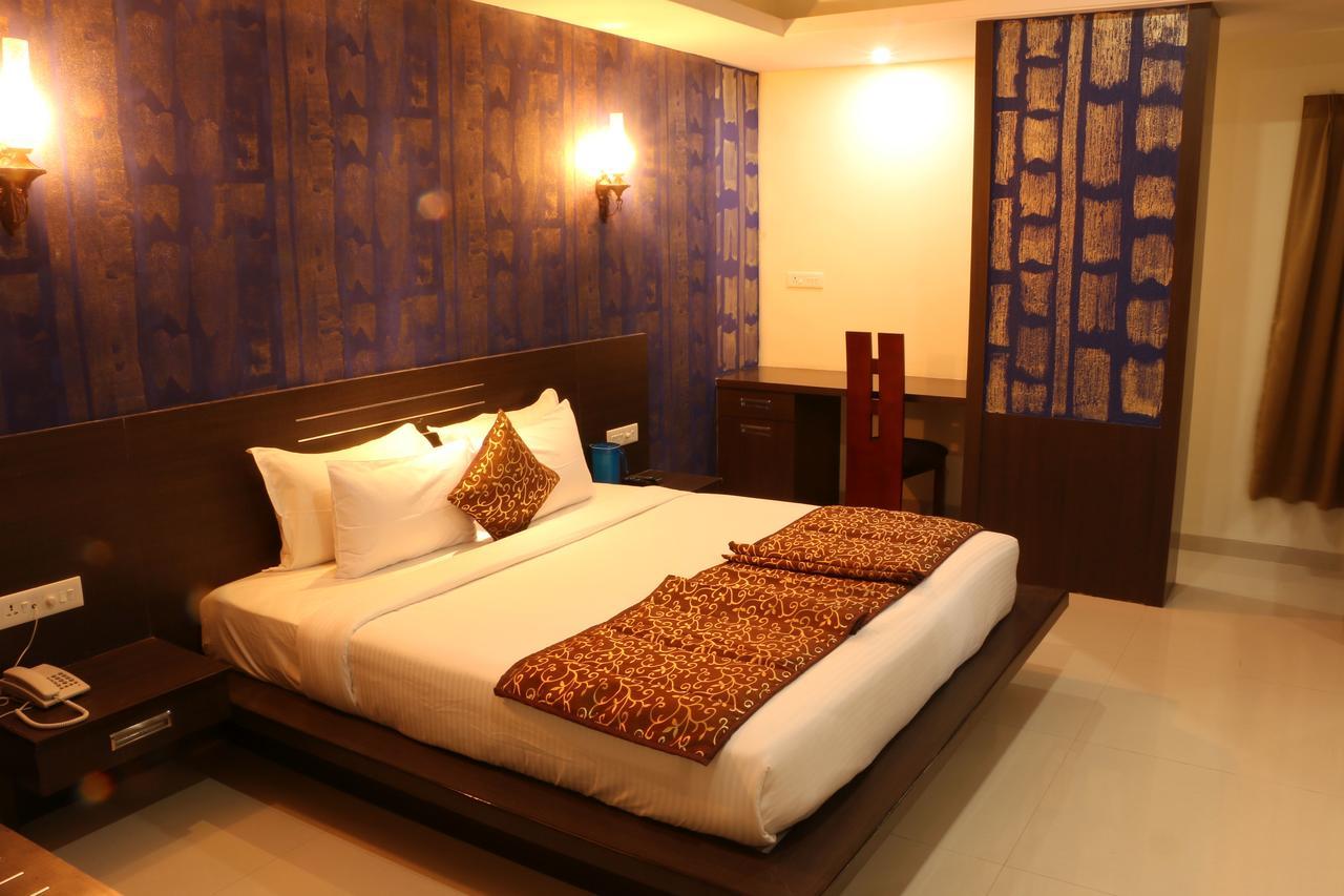Hotel Reevanta Daman Luaran gambar