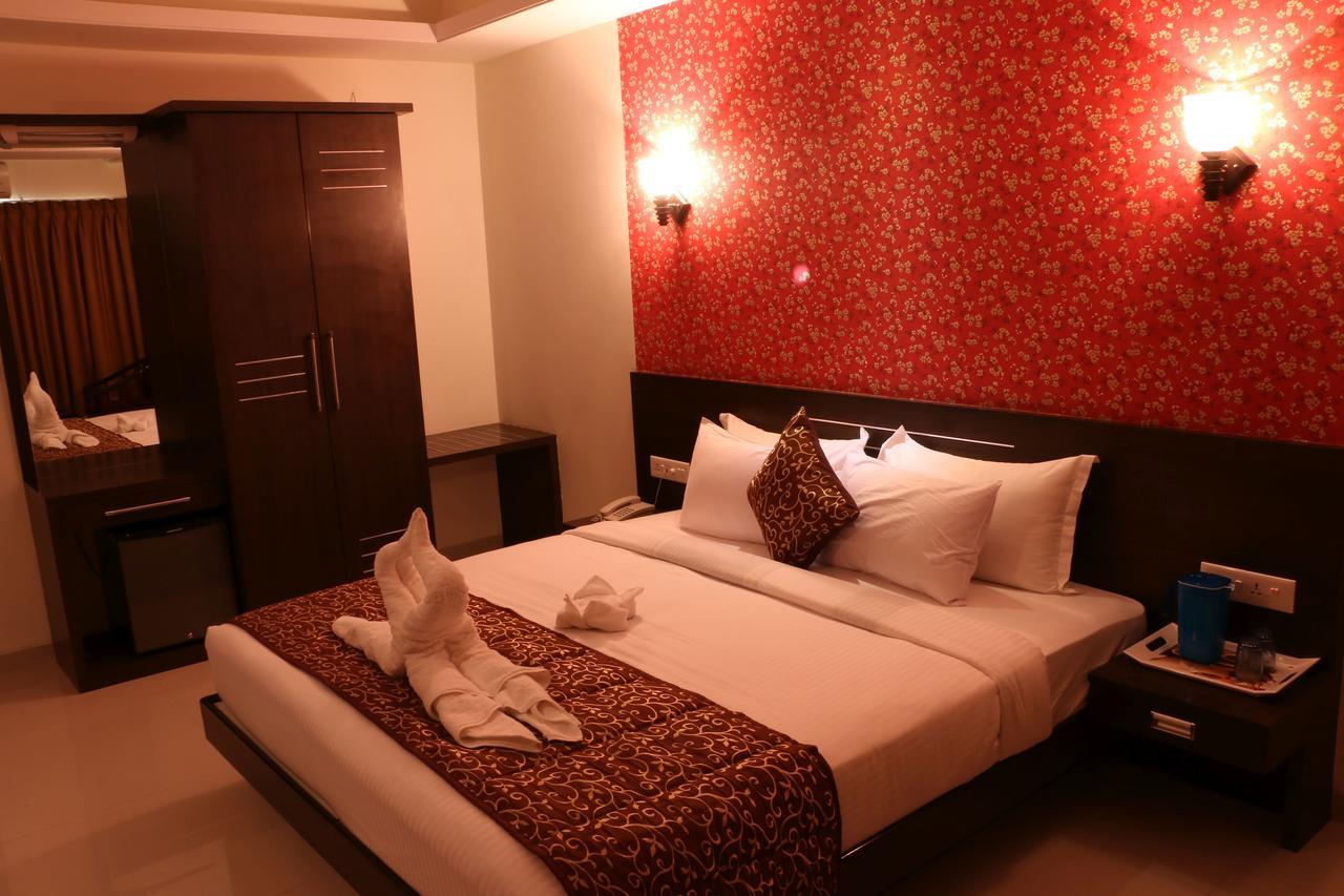 Hotel Reevanta Daman Luaran gambar