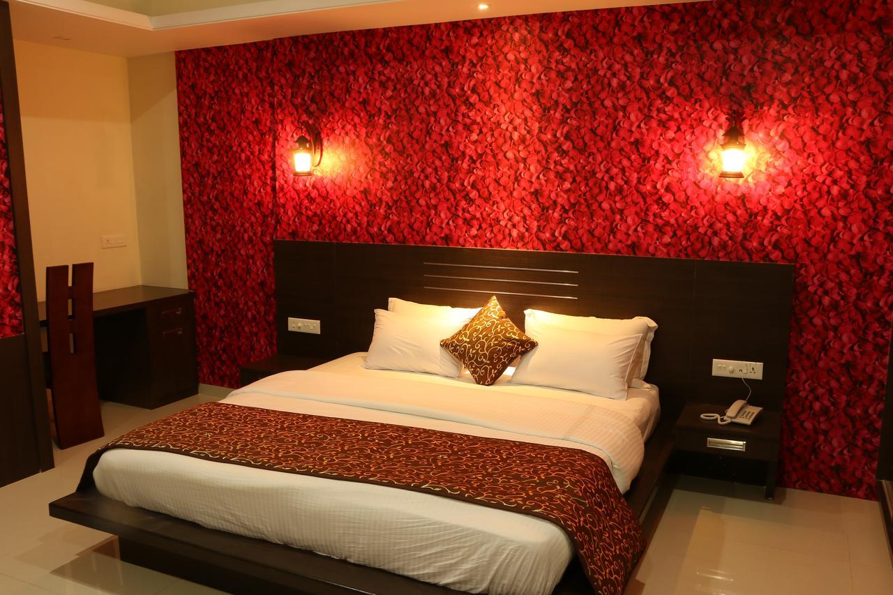 Hotel Reevanta Daman Luaran gambar