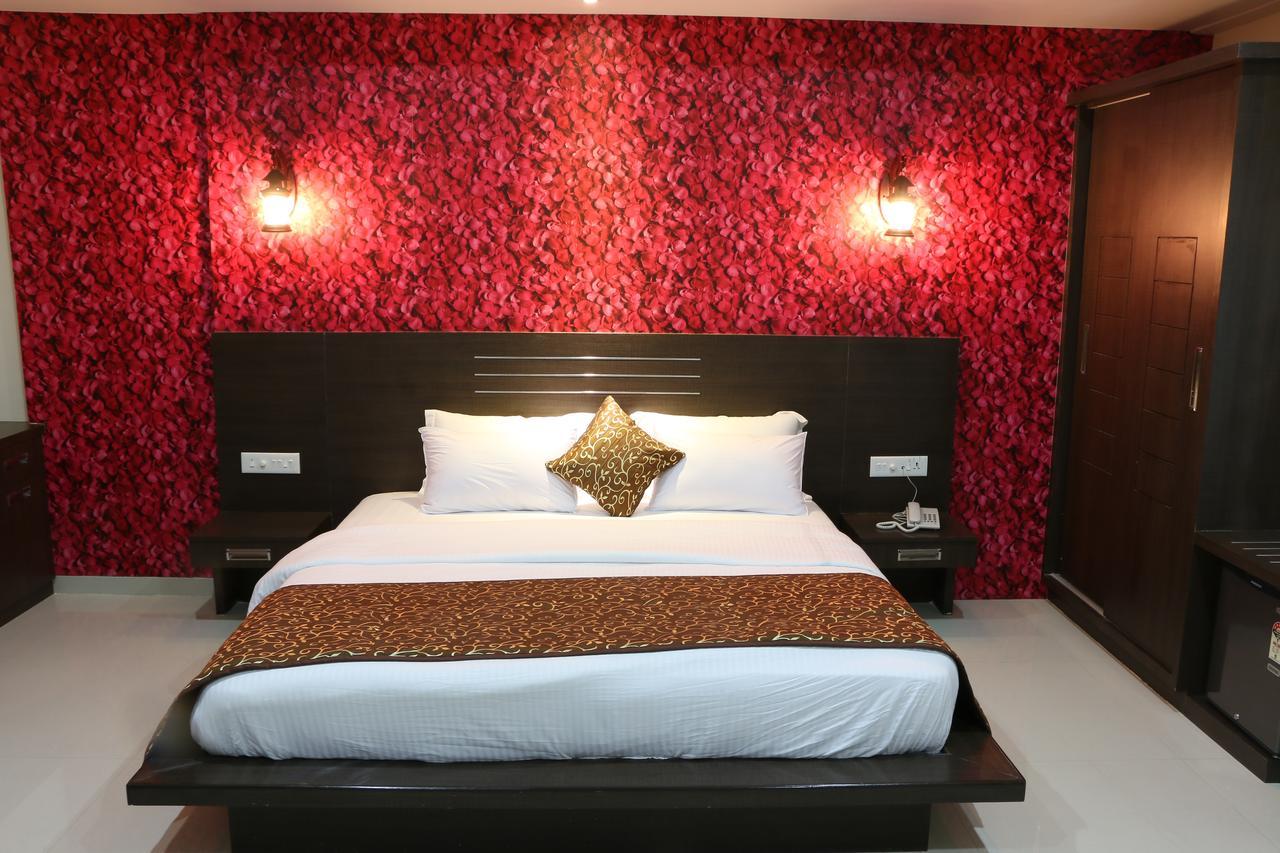 Hotel Reevanta Daman Luaran gambar