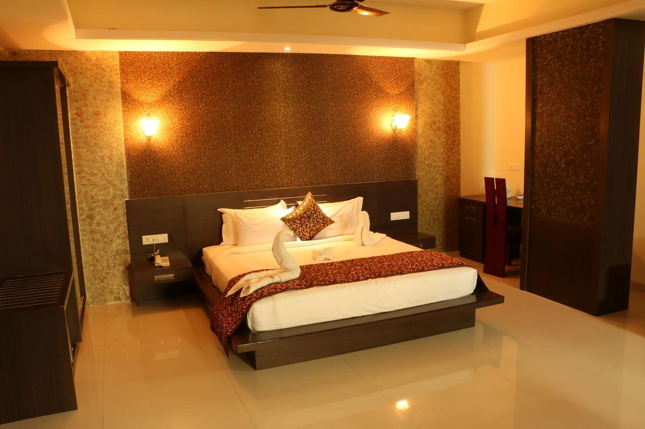 Hotel Reevanta Daman Luaran gambar