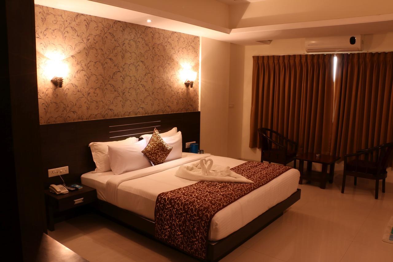 Hotel Reevanta Daman Luaran gambar