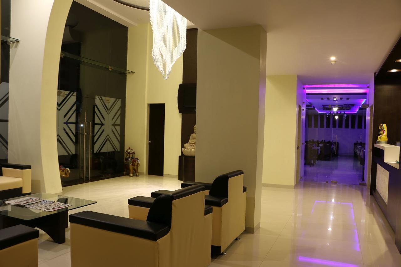 Hotel Reevanta Daman Luaran gambar