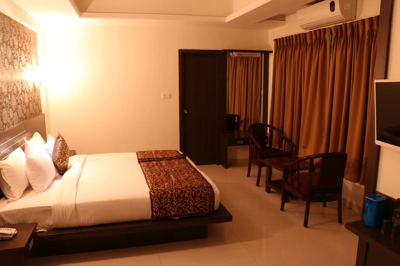 Hotel Reevanta Daman Luaran gambar